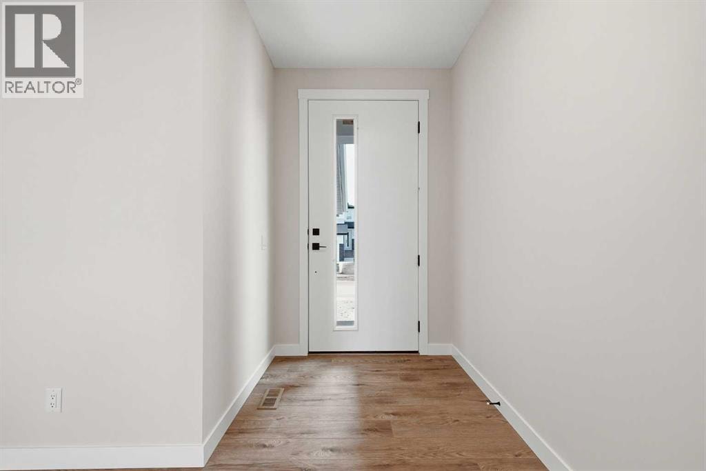 454 Kinniburgh Loop — photo 3