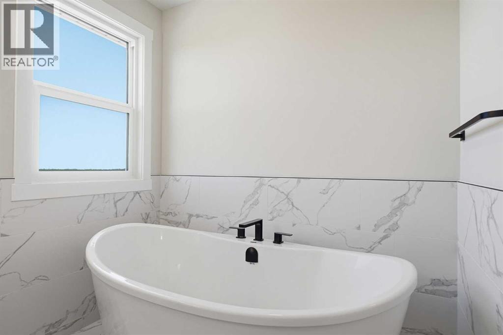 454 Kinniburgh Loop — photo 31