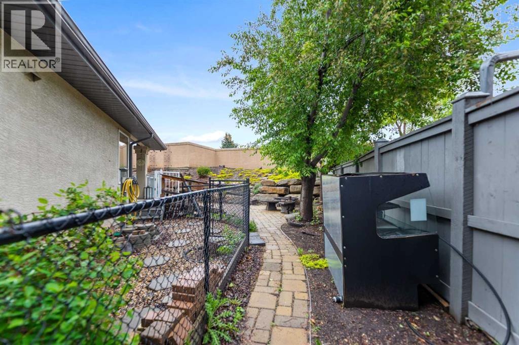 57 Sierra Morena Grove SW — photo 29
