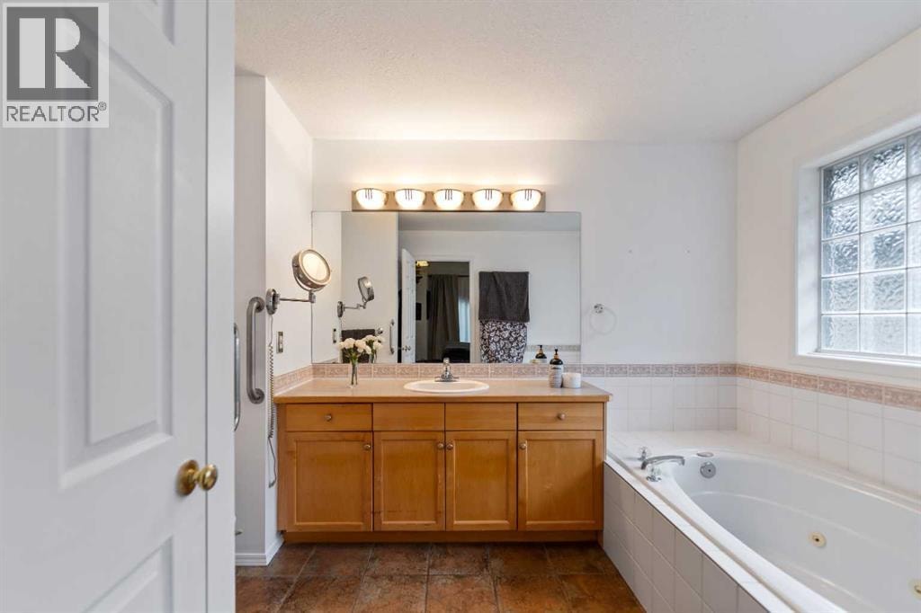 57 Sierra Morena Grove SW — photo 20
