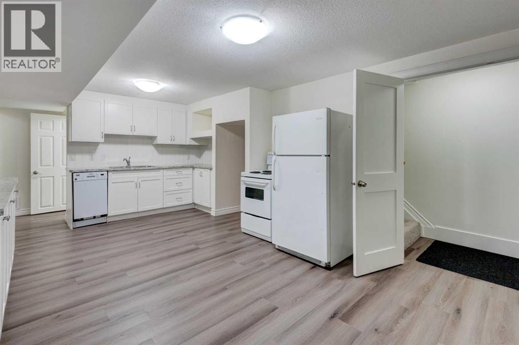 660 Queen Charlotte Drive SE — photo 21