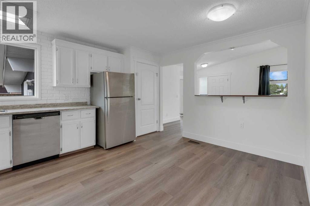 660 Queen Charlotte Drive SE — photo 10