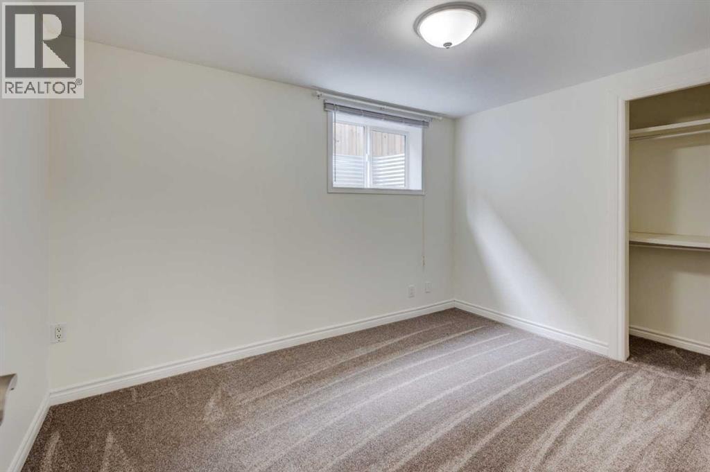 660 Queen Charlotte Drive SE — photo 27
