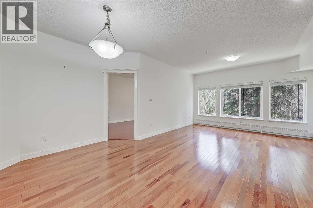 120, 20 Discovery Ridge Close SW — photo 10