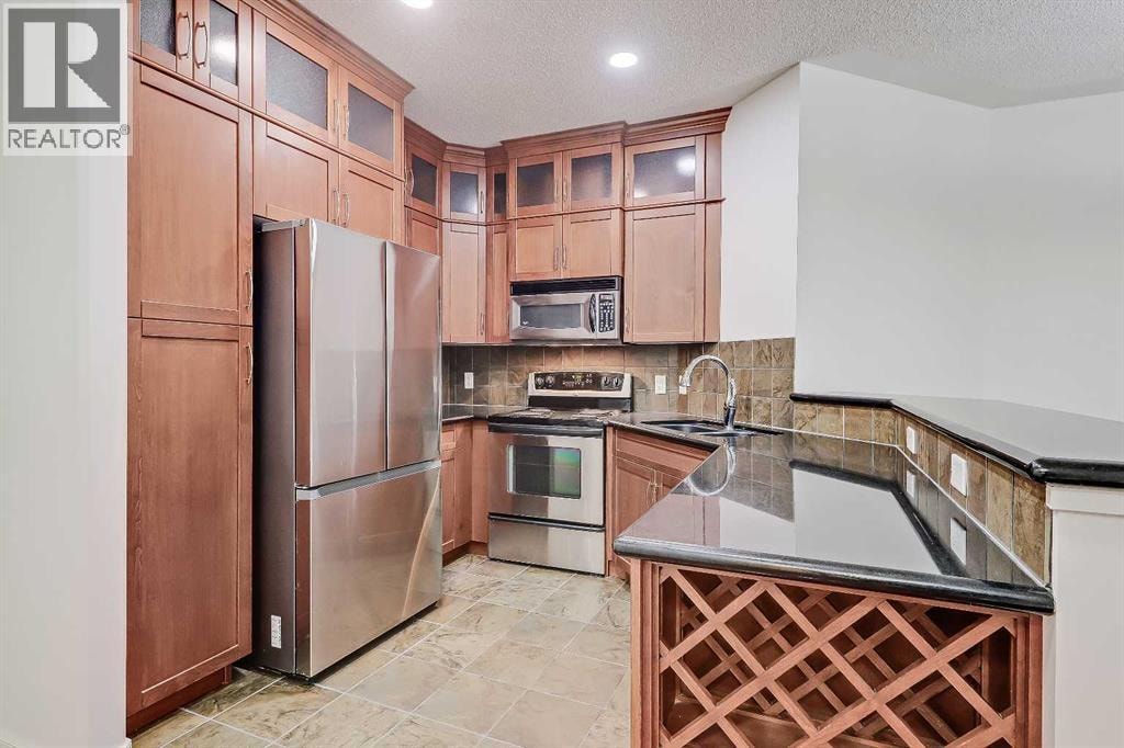 120, 20 Discovery Ridge Close SW — photo 4