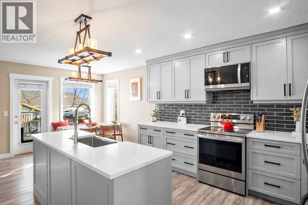 308 Carriage Lane Drive — photo 4