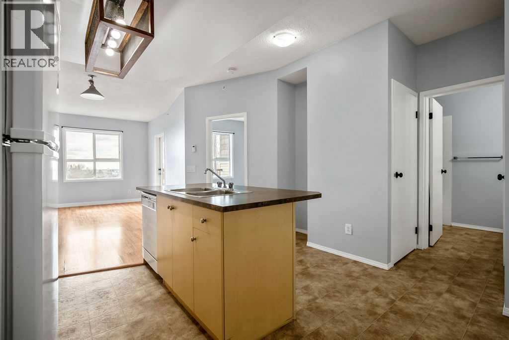 4301, 73 Erin Woods Court SE — photo 7