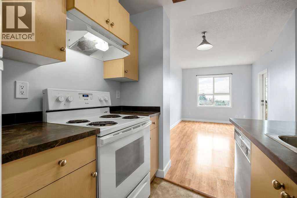 4301, 73 Erin Woods Court SE — photo 8