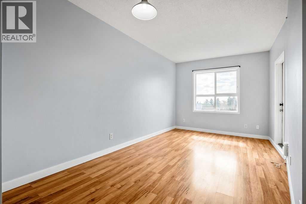 4301, 73 Erin Woods Court SE — photo 16