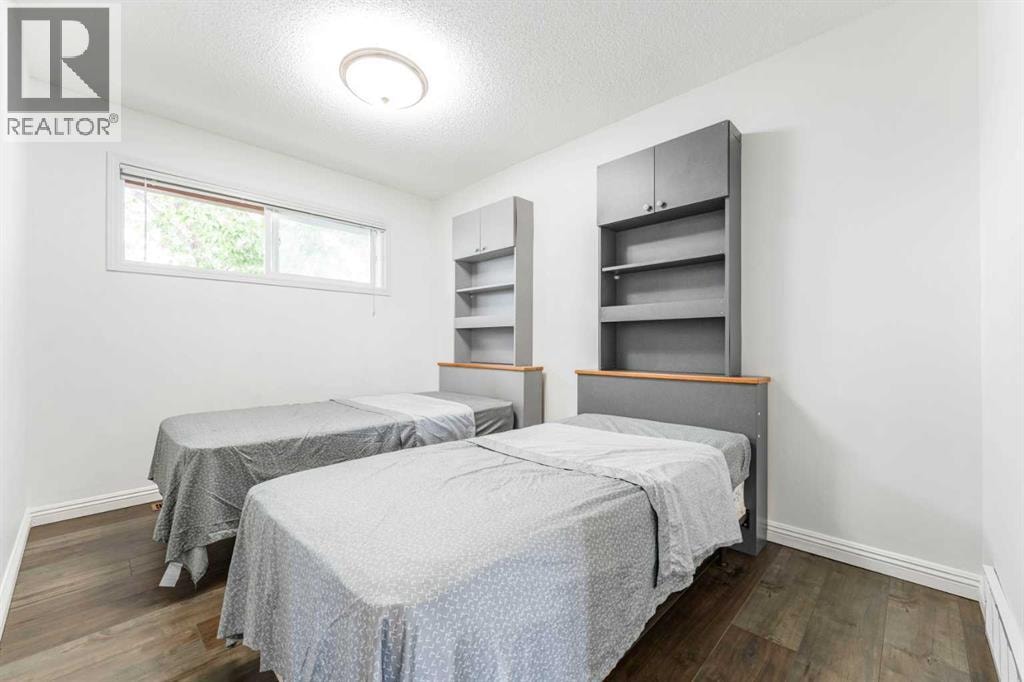 1502 40 Street SE — photo 9