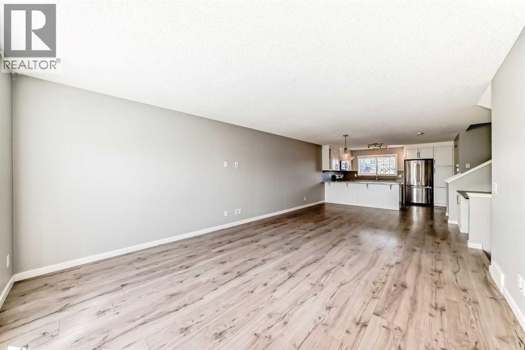 393 Legacy Boulevard SE — photo 3