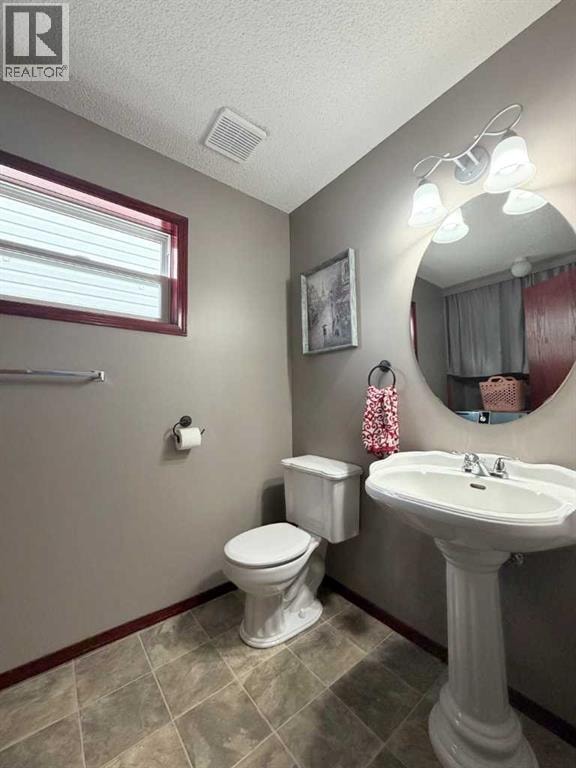 132 Somercrest Close SW — photo 11