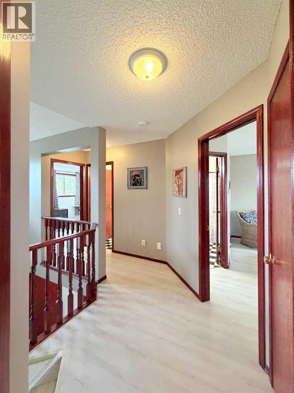 132 Somercrest Close SW — photo 12