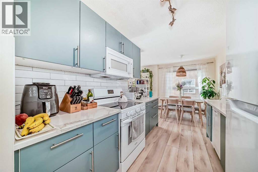202, 520 Cedar Crescent SW — photo 15