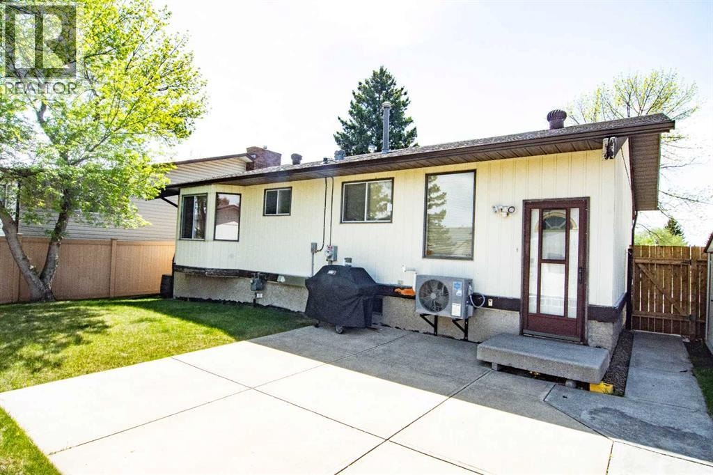 340 Templeton Circle NE — photo 14