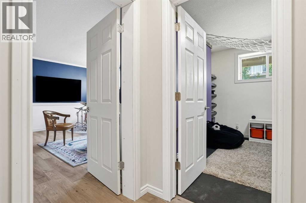 25 Yorkville Green SW — photo 32