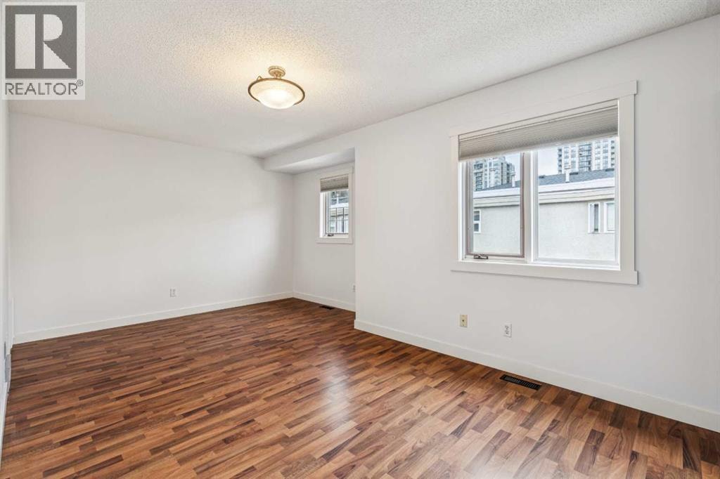1110 14 Avenue SW — photo 21