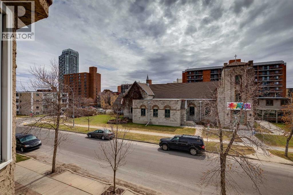 1110 14 Avenue SW — photo 30