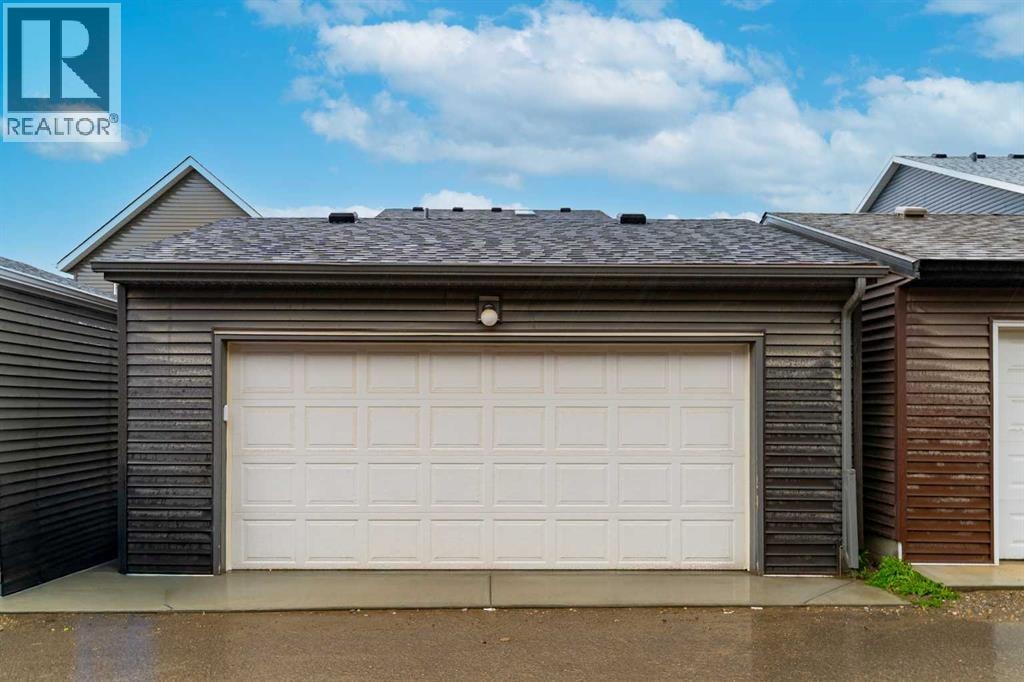 184 Rowmont Boulevard NW — photo 38