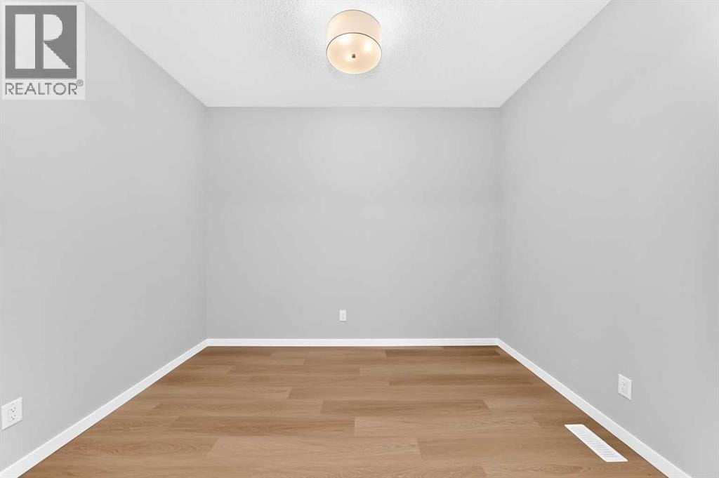 547 Mercado Avenue SE — photo 25
