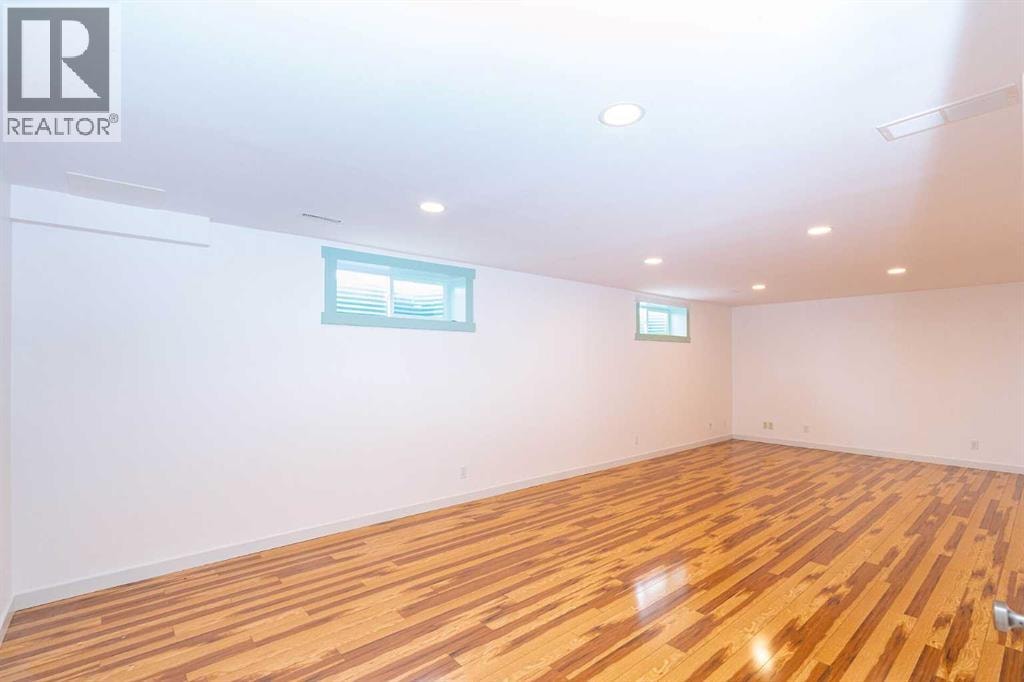 270 Somerside Park SW — photo 41