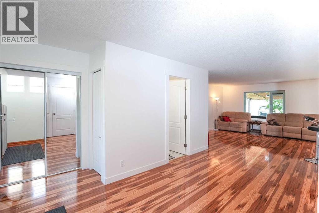 270 Somerside Park SW — photo 6