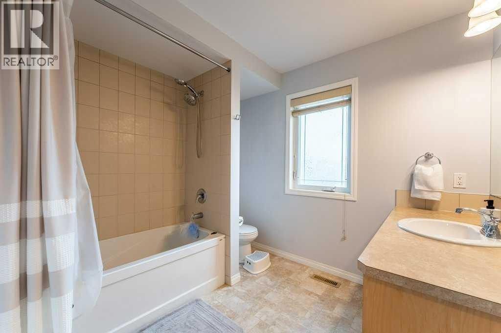 15 Windwood Grove SW — photo 34