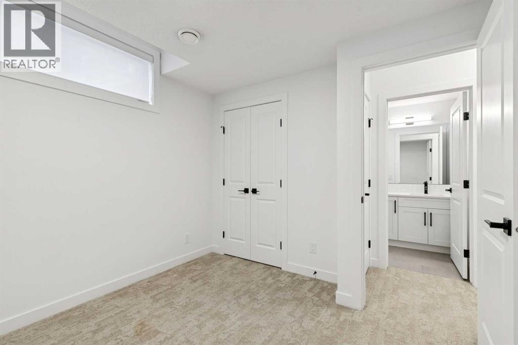 1927 42 Street NW — photo 32