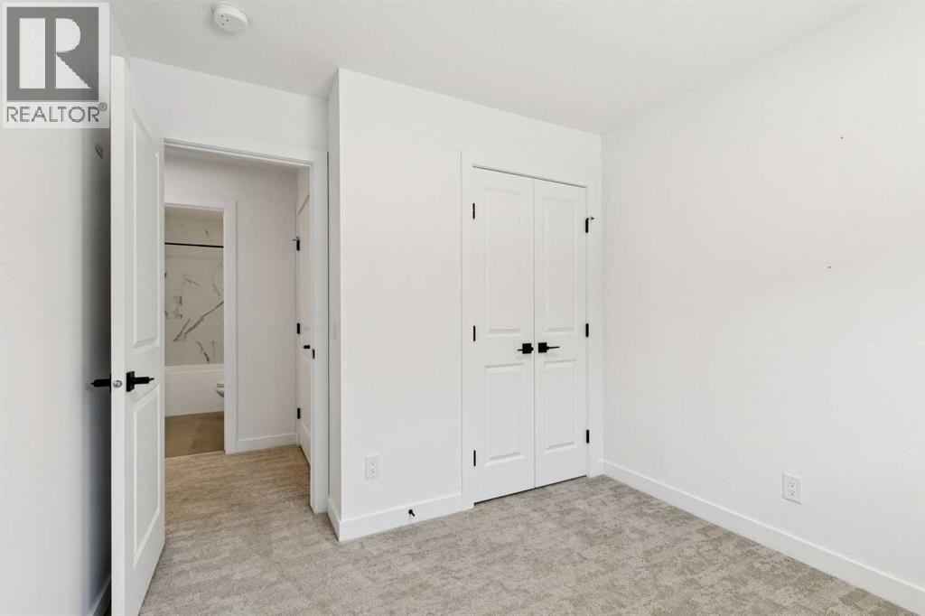 1927 42 Street NW — photo 24