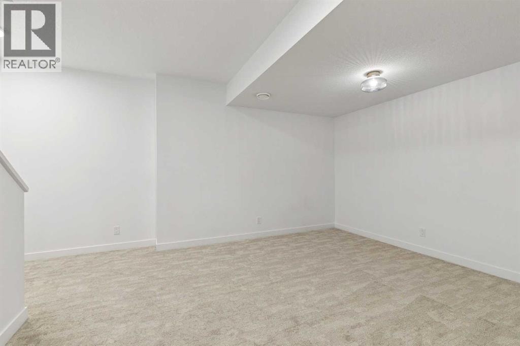 1927 42 Street NW — photo 30