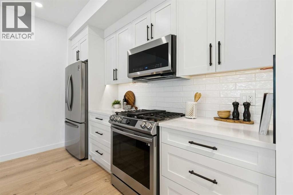 1927 42 Street NW — photo 13
