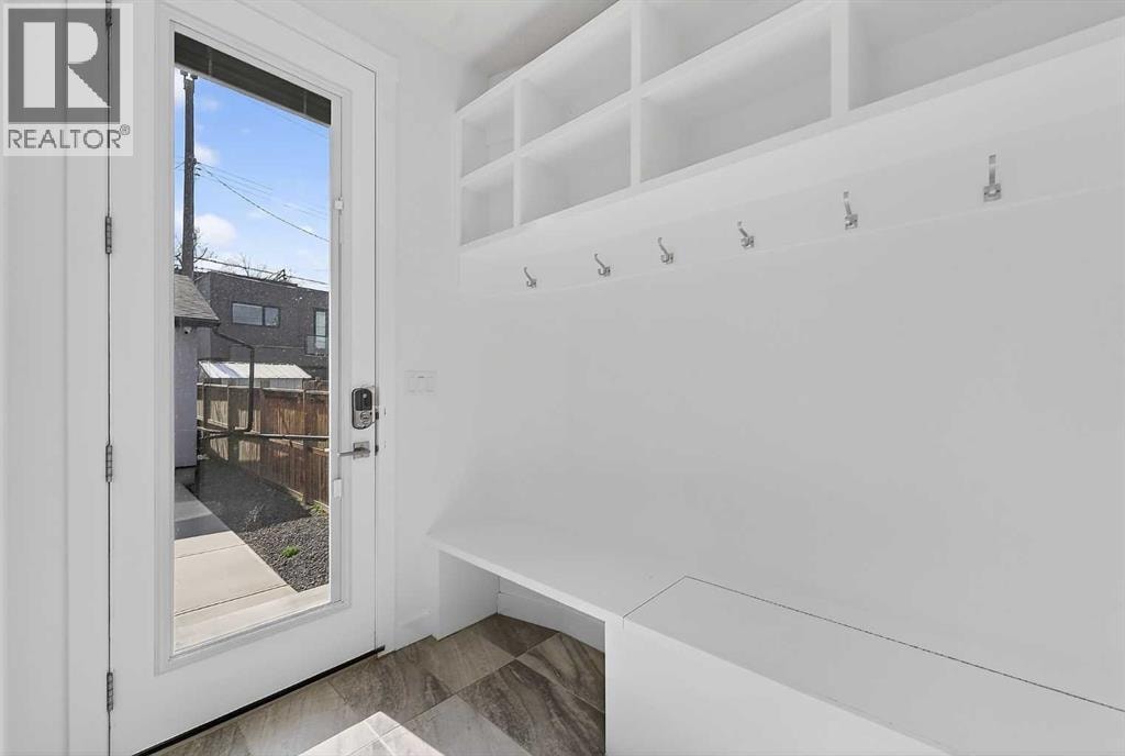 935 Regal Crescent NE — photo 17