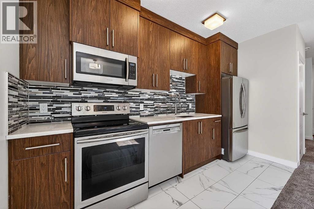 935 Regal Crescent NE — photo 37