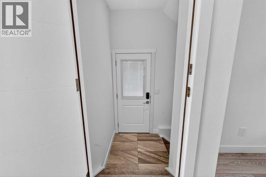 935 Regal Crescent NE — photo 33