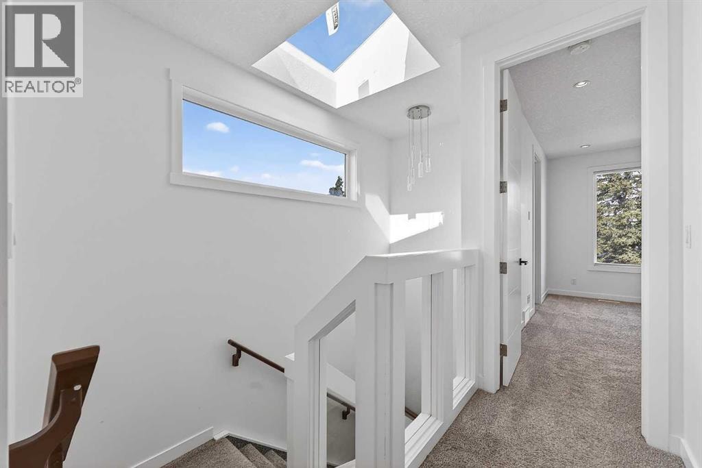 935 Regal Crescent NE — photo 22