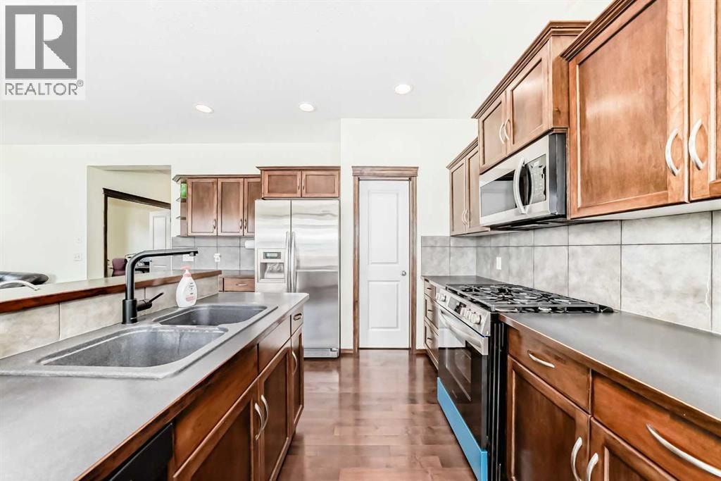 55 Eversyde Gardens SW — photo 4