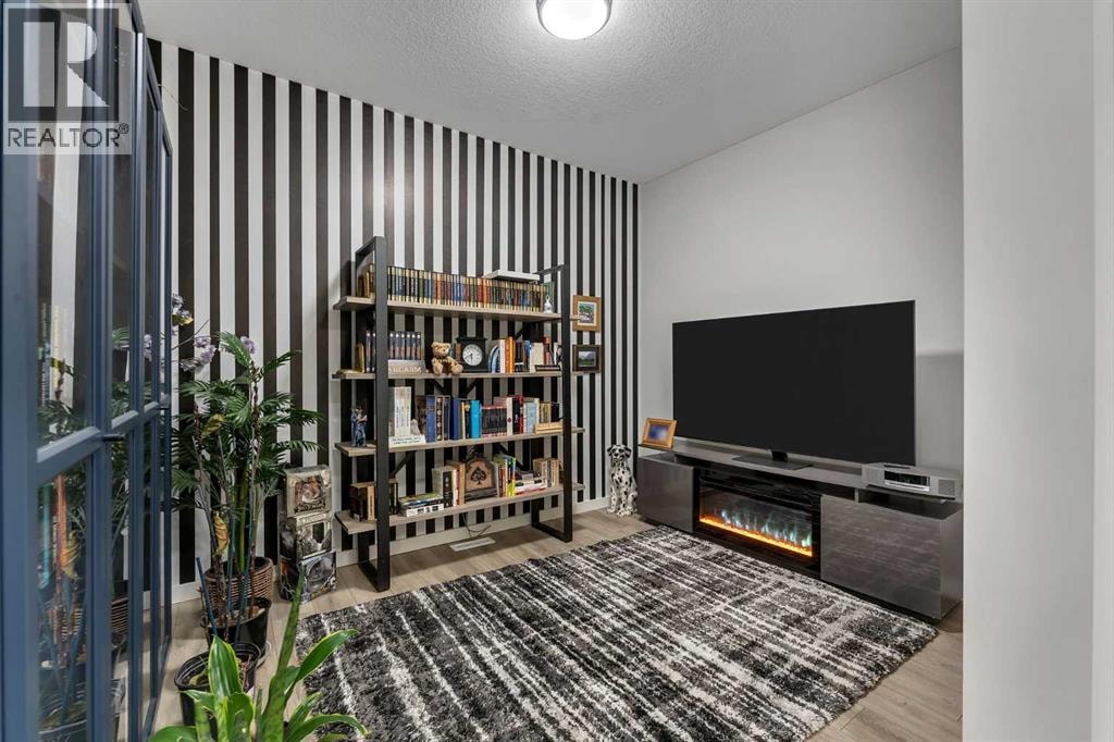 341 Walcrest View SE — photo 5