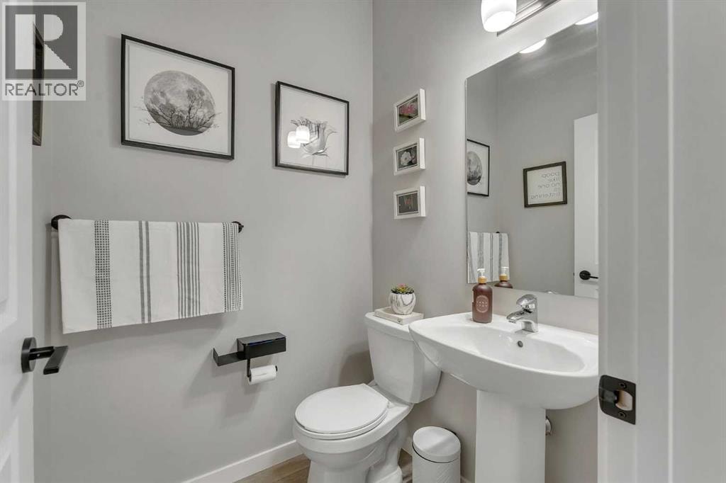 341 Walcrest View SE — photo 6