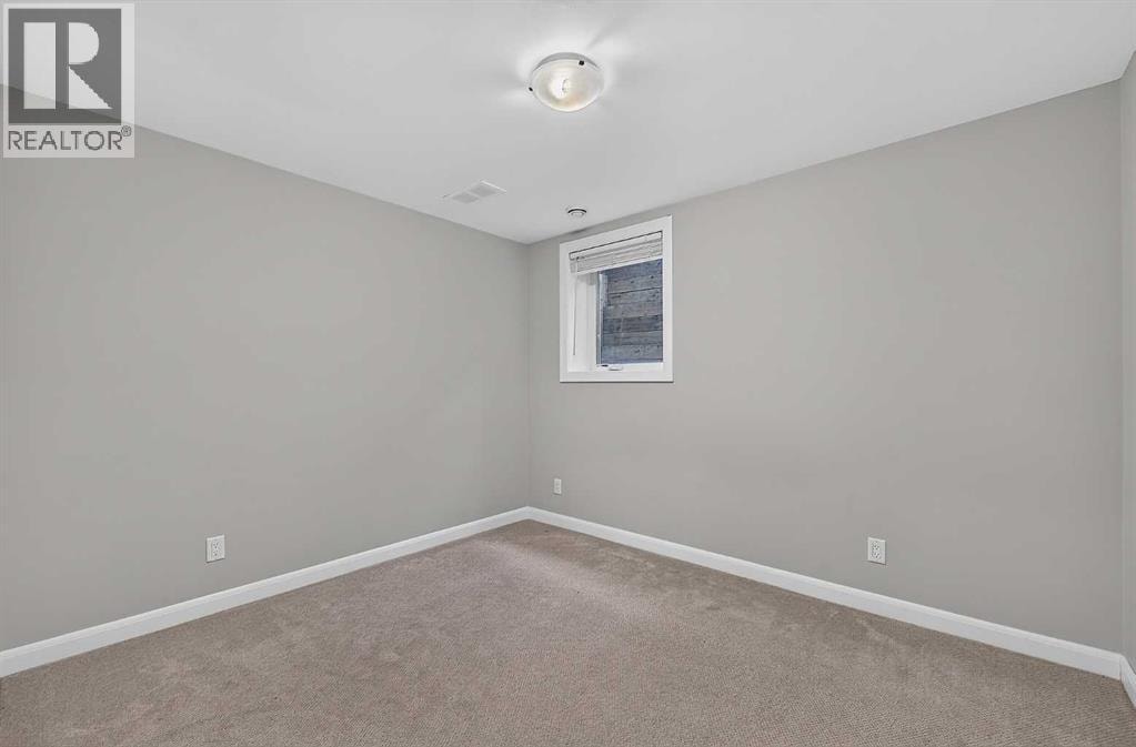 2, 530 56 Avenue SW — photo 33