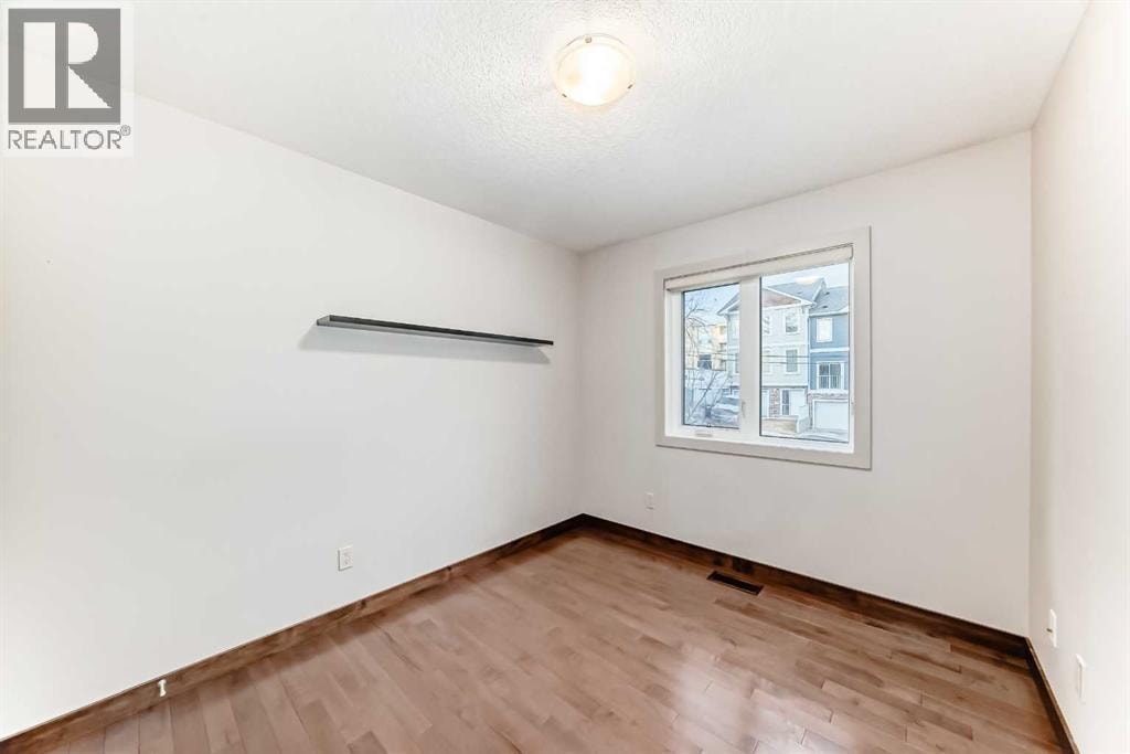 3825 1 Street NE — photo 15