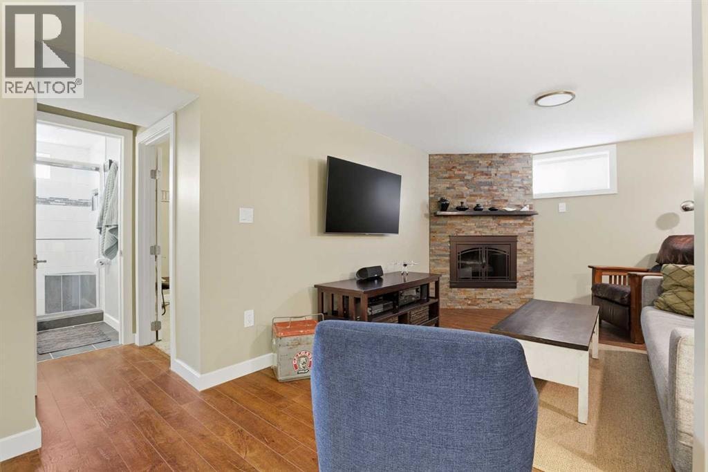 8343 48 Avenue NW — photo 36