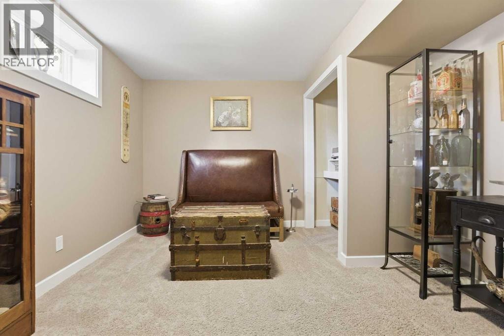 8343 48 Avenue NW — photo 41