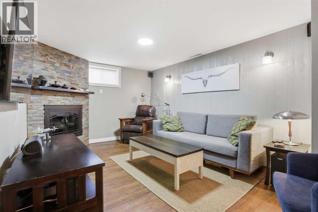 8343 48 Avenue NW — photo 37