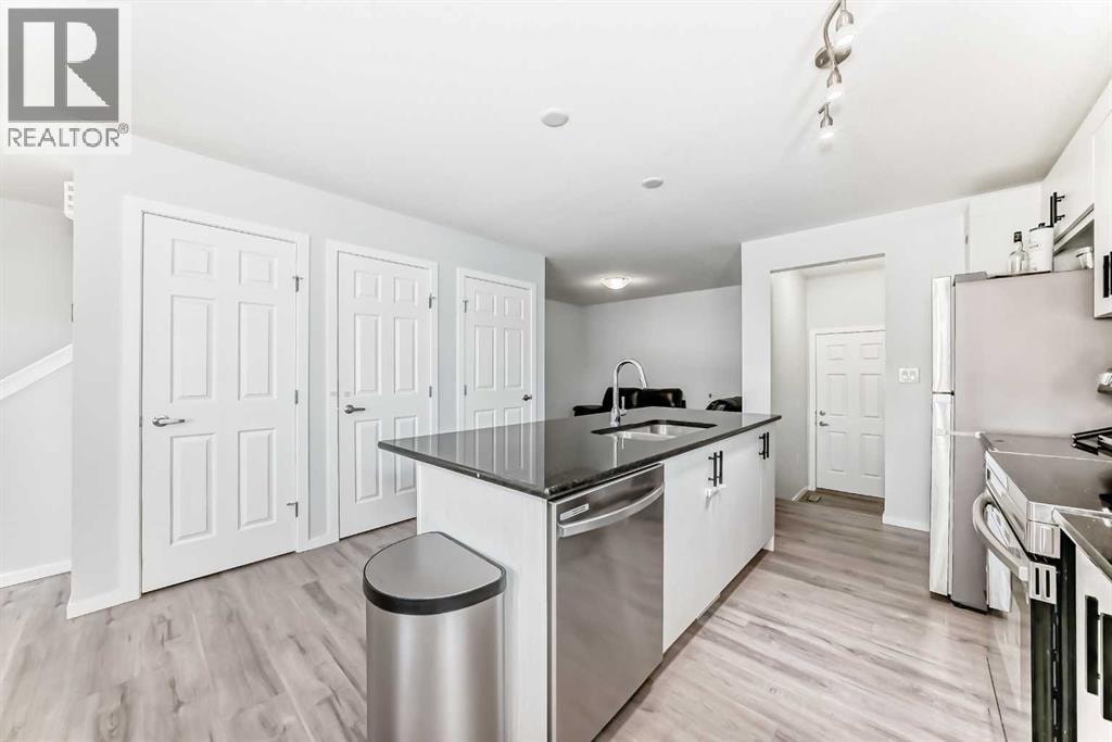181 Yorkville Boulevard SW — photo 11