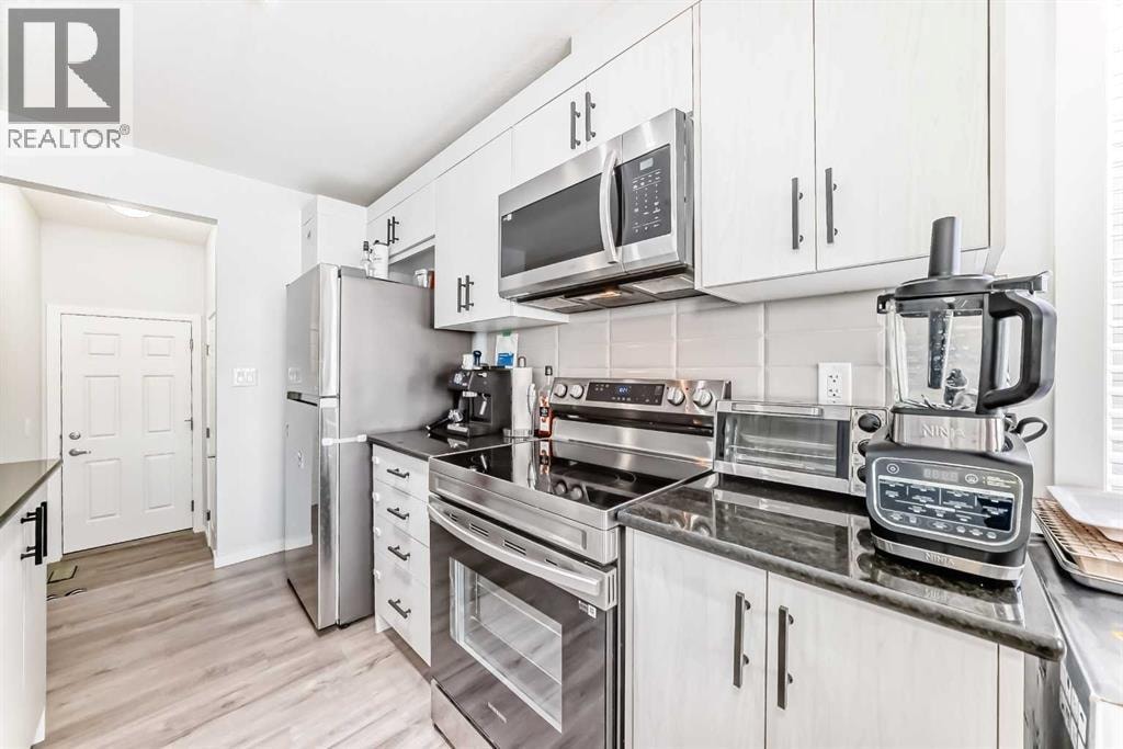 181 Yorkville Boulevard SW — photo 12