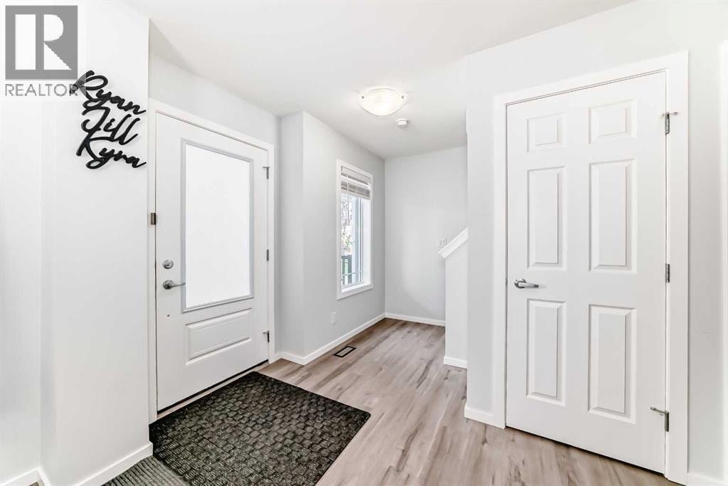 181 Yorkville Boulevard SW — photo 3