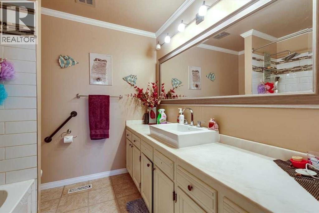1203 Gough Road — photo 17