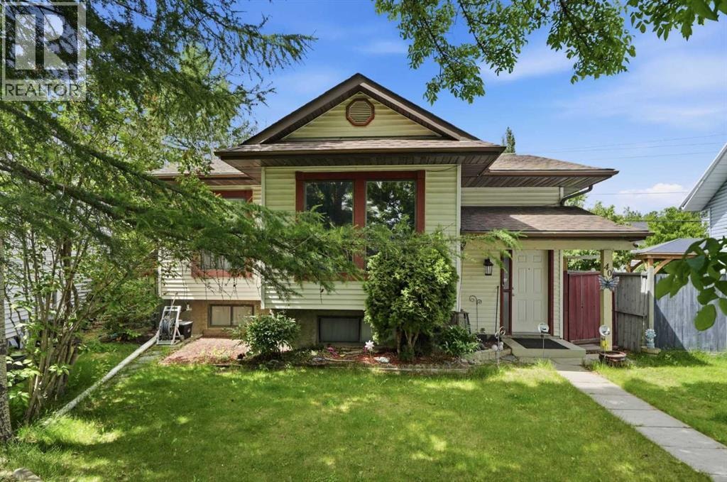 40 McKerrell Close SE — photo 1