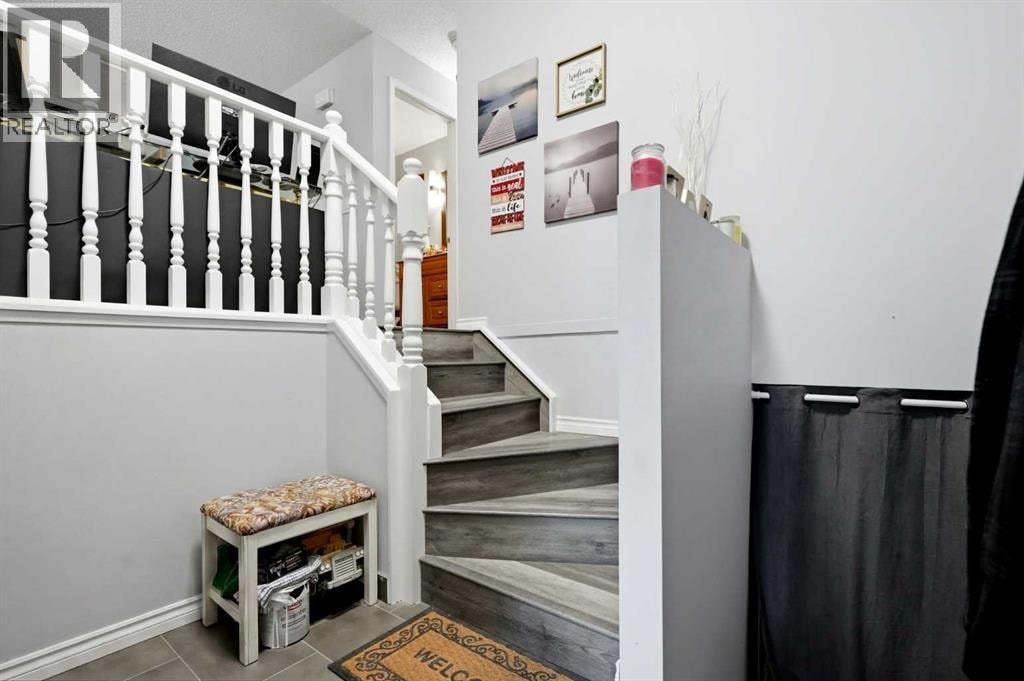 40 McKerrell Close SE — photo 3