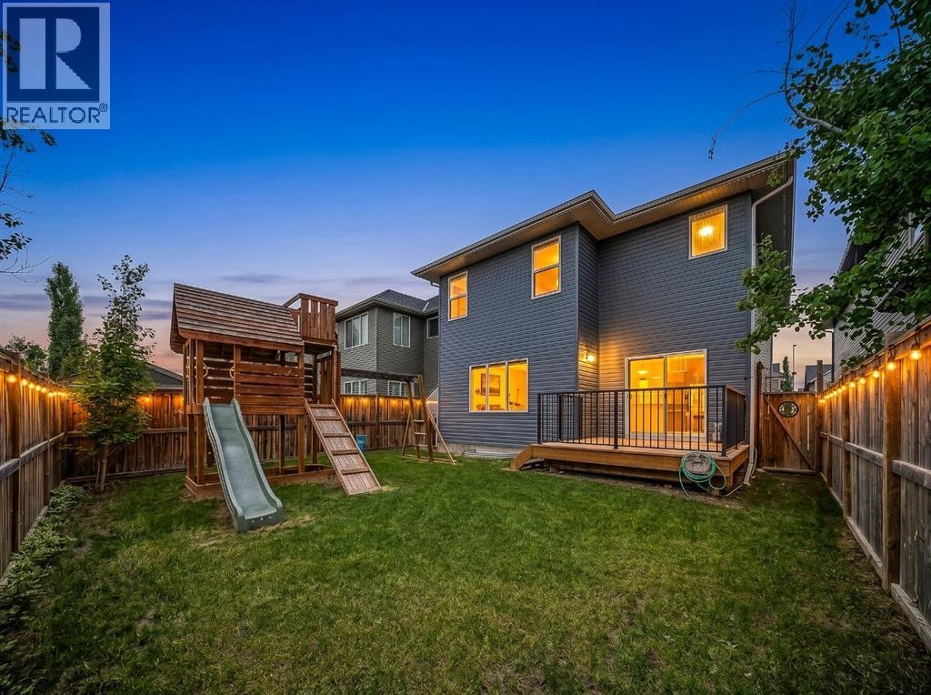 144 Cougar Ridge Manor SW — photo 2
